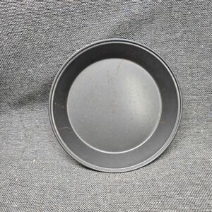 Unbranded Pie Pan Round Non-Stick Baking Dish 9.5in Gray Good Carbon Steel